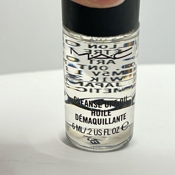$4 🌸 MAC ~ Cleanse Off Oil Travel Sample Size ~ NEW - Picture 3 of 5